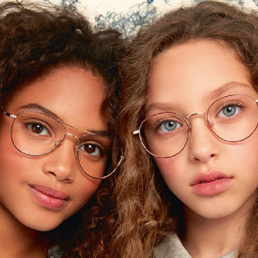 Jeunes filles lunettes vue chez Optique Croix Souris